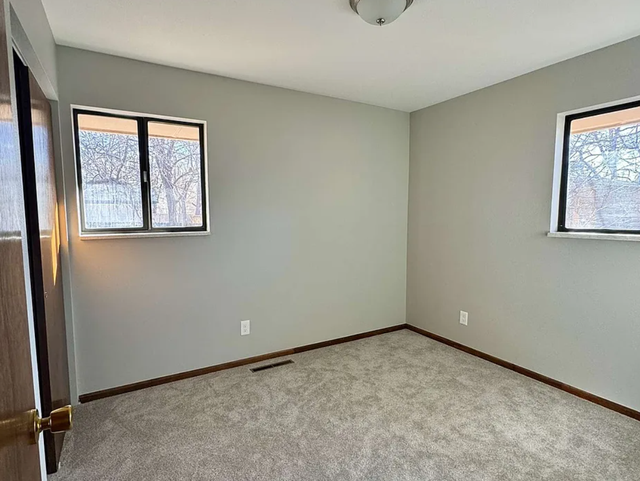 512 Alpine St - Photo 4 of 6