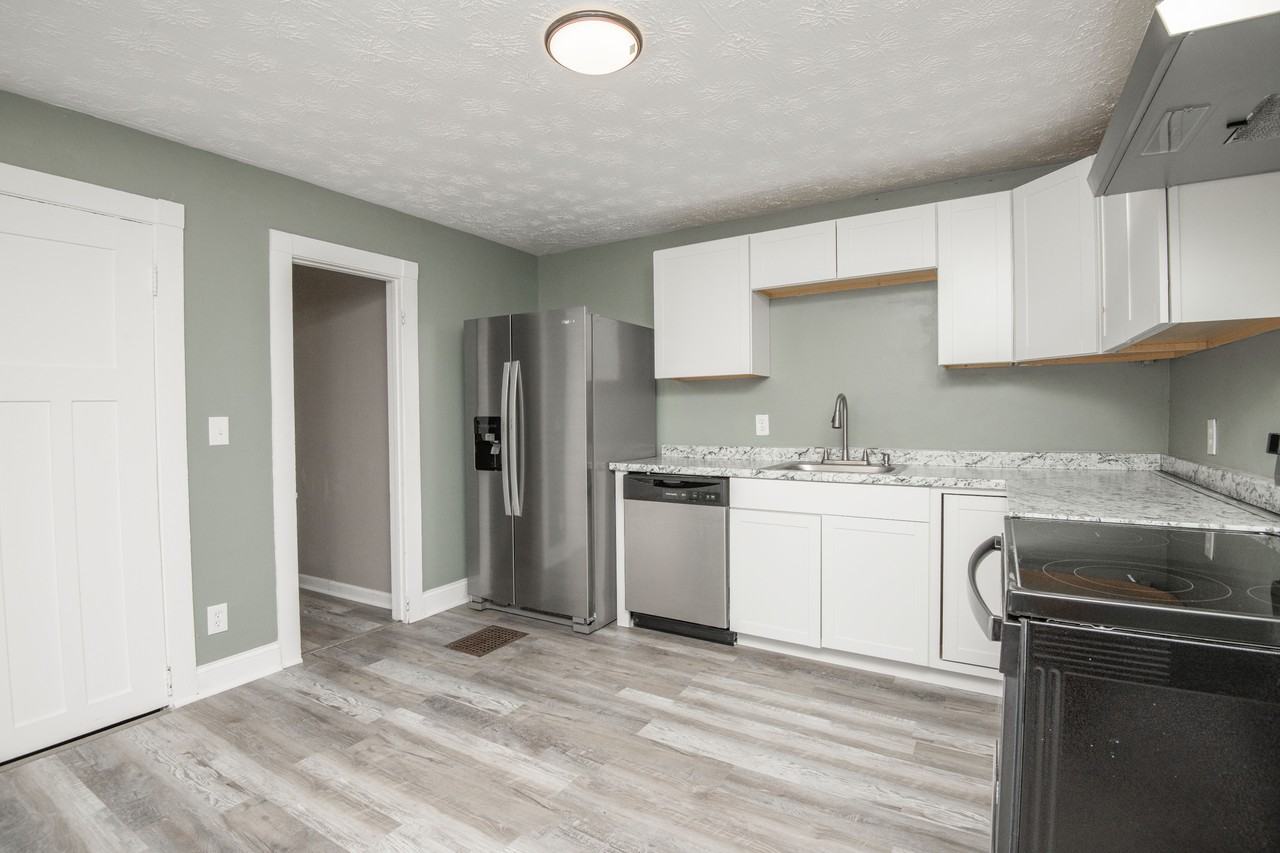 117 E Glenwood Ave #1 - Photo 5 of 19