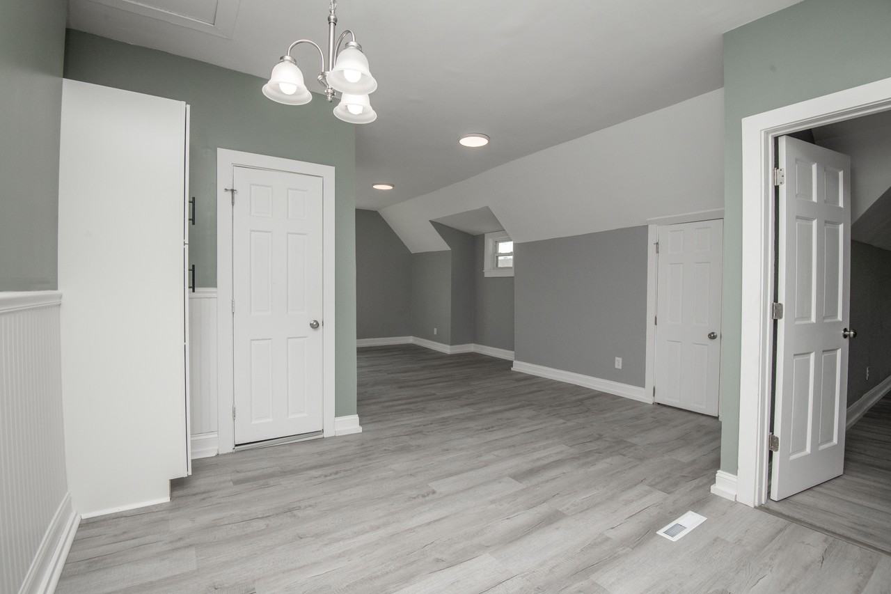 117 E Glenwood Ave #2 - Photo 3 of 19