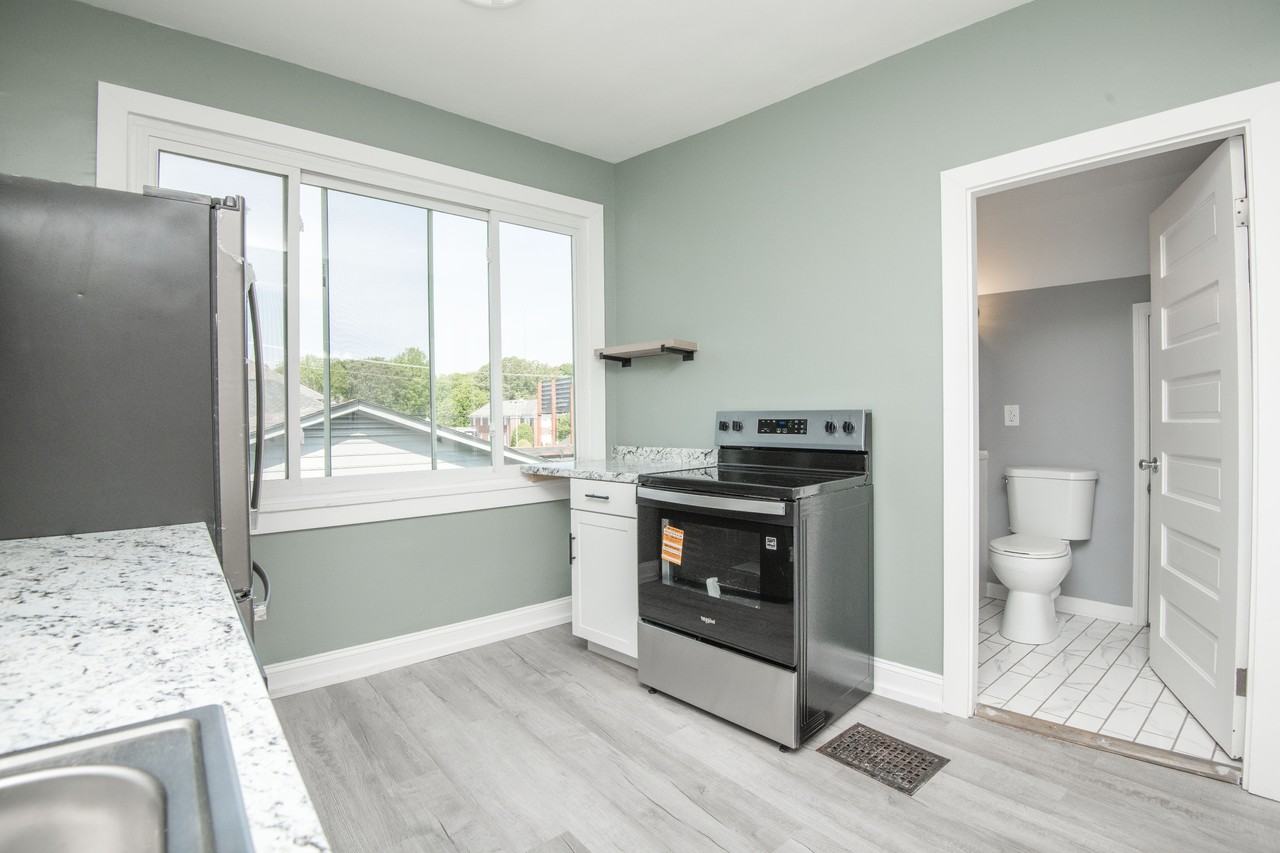 117 E Glenwood Ave #2 - Photo 5 of 19