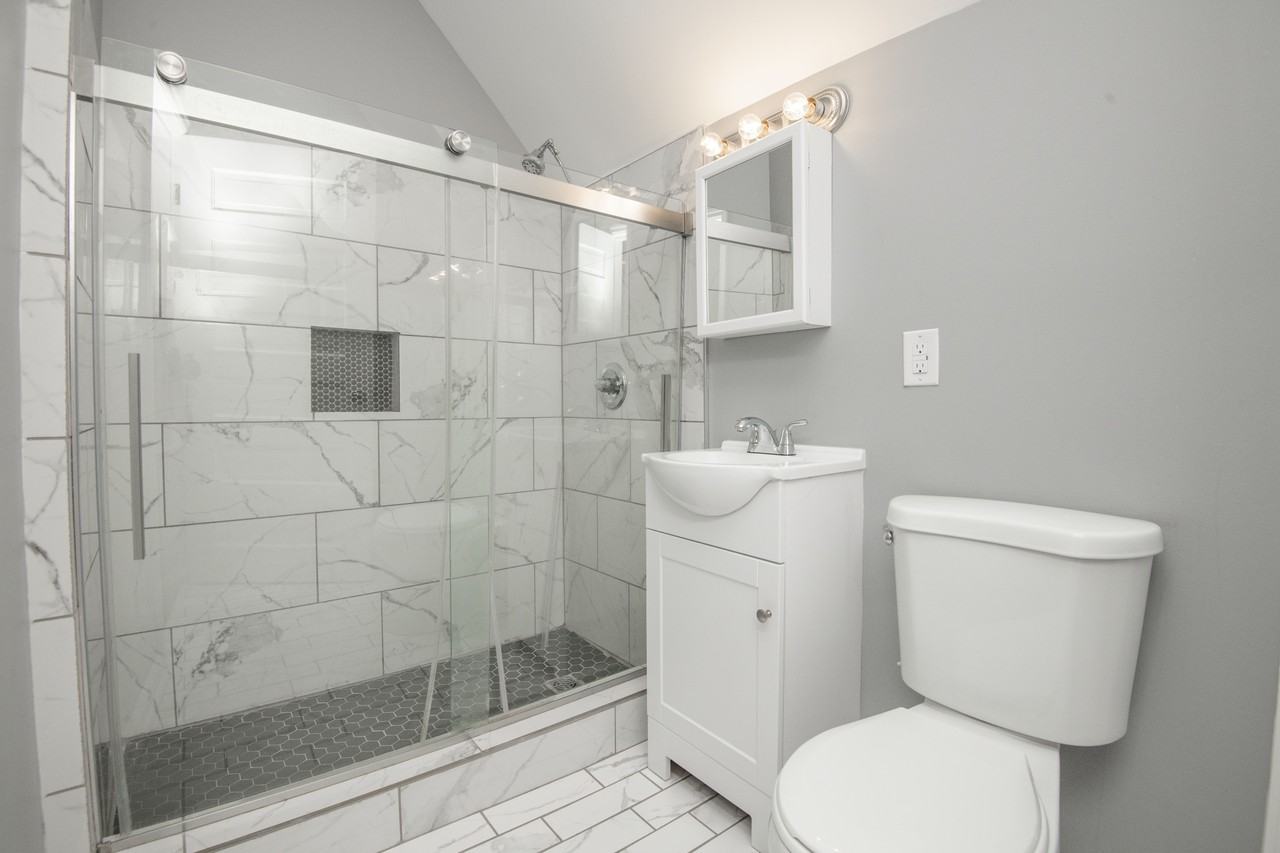 117 E Glenwood Ave #2 - Photo 7 of 19