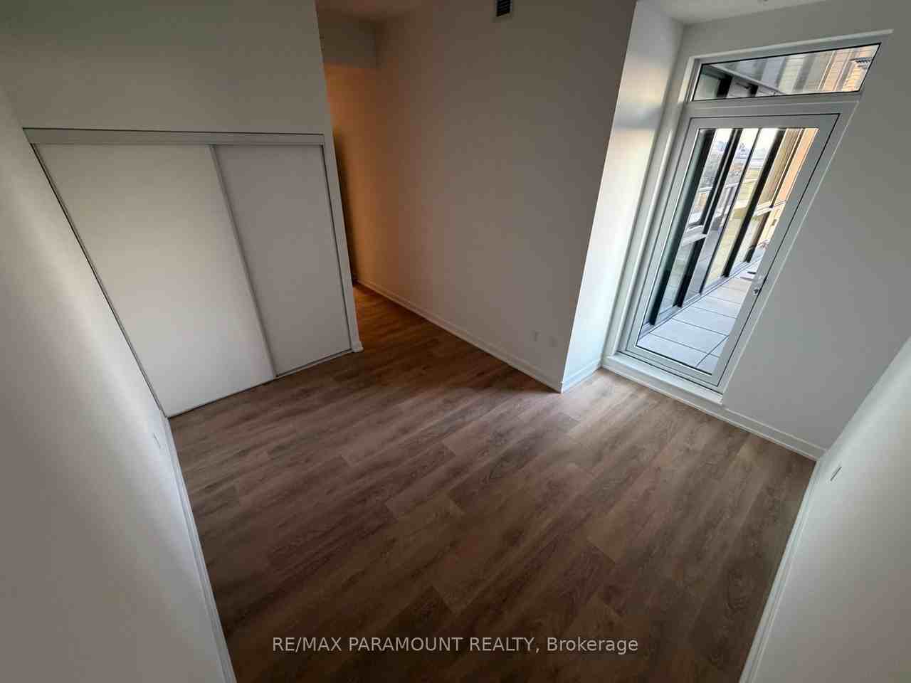 Islington Ave. & The Queensway #605 - Photo 6 of 9