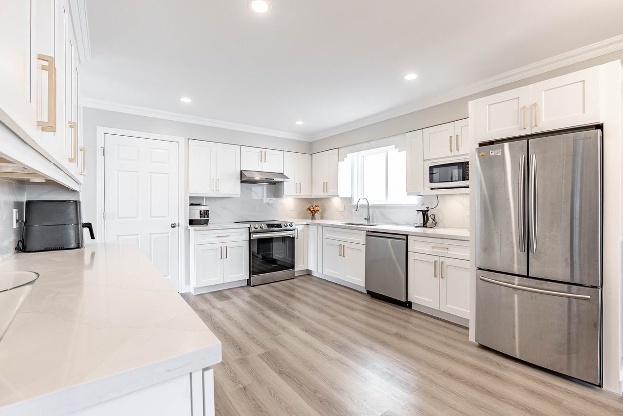 7776 Osler Street - Photo 3 of 25