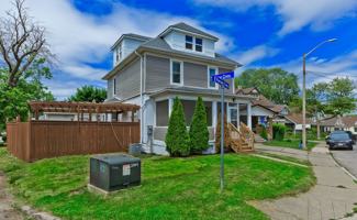 featured image of 4743 Ryerson Crescent #LOWER