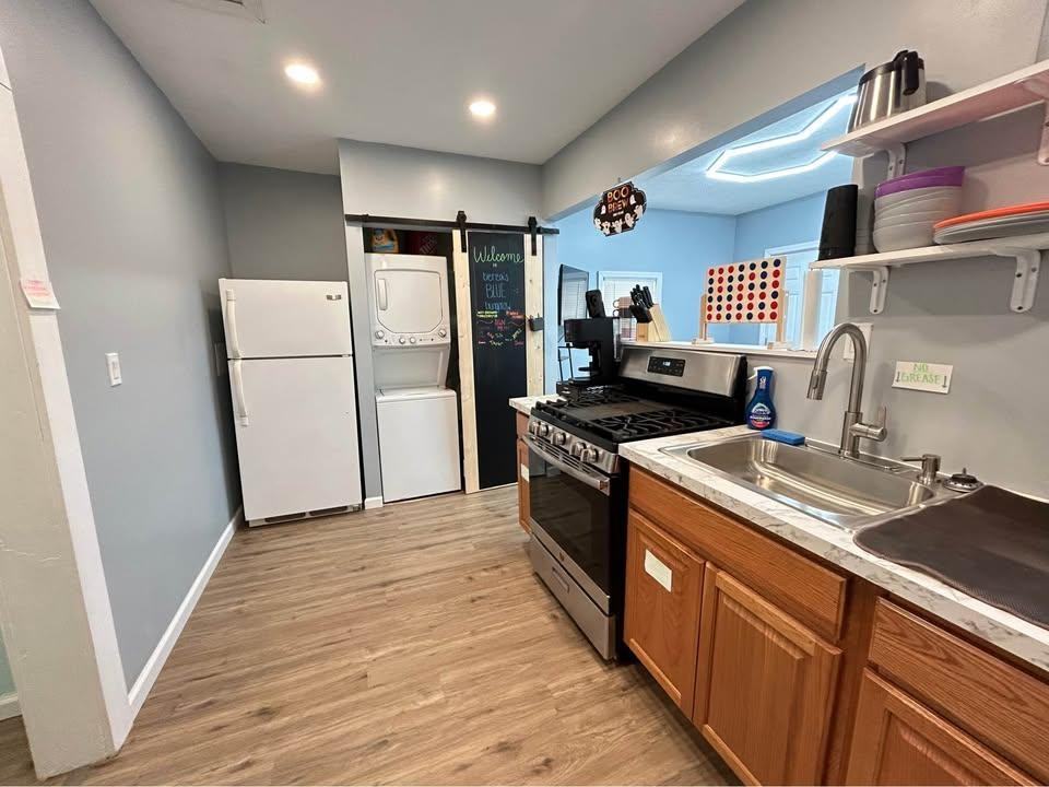 349 Berea St - Photo 6 of 7