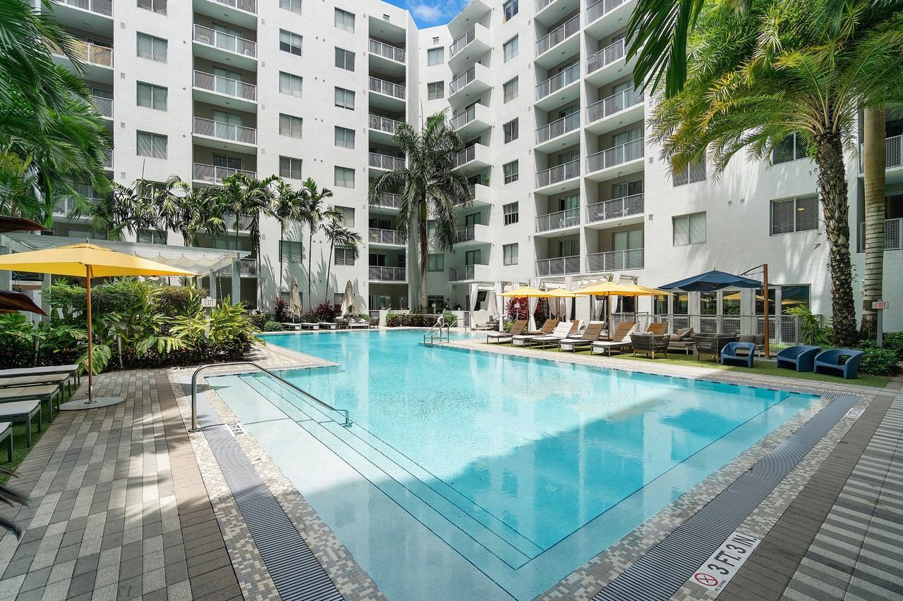 Pearl Dadeland - Photo 5 of 50