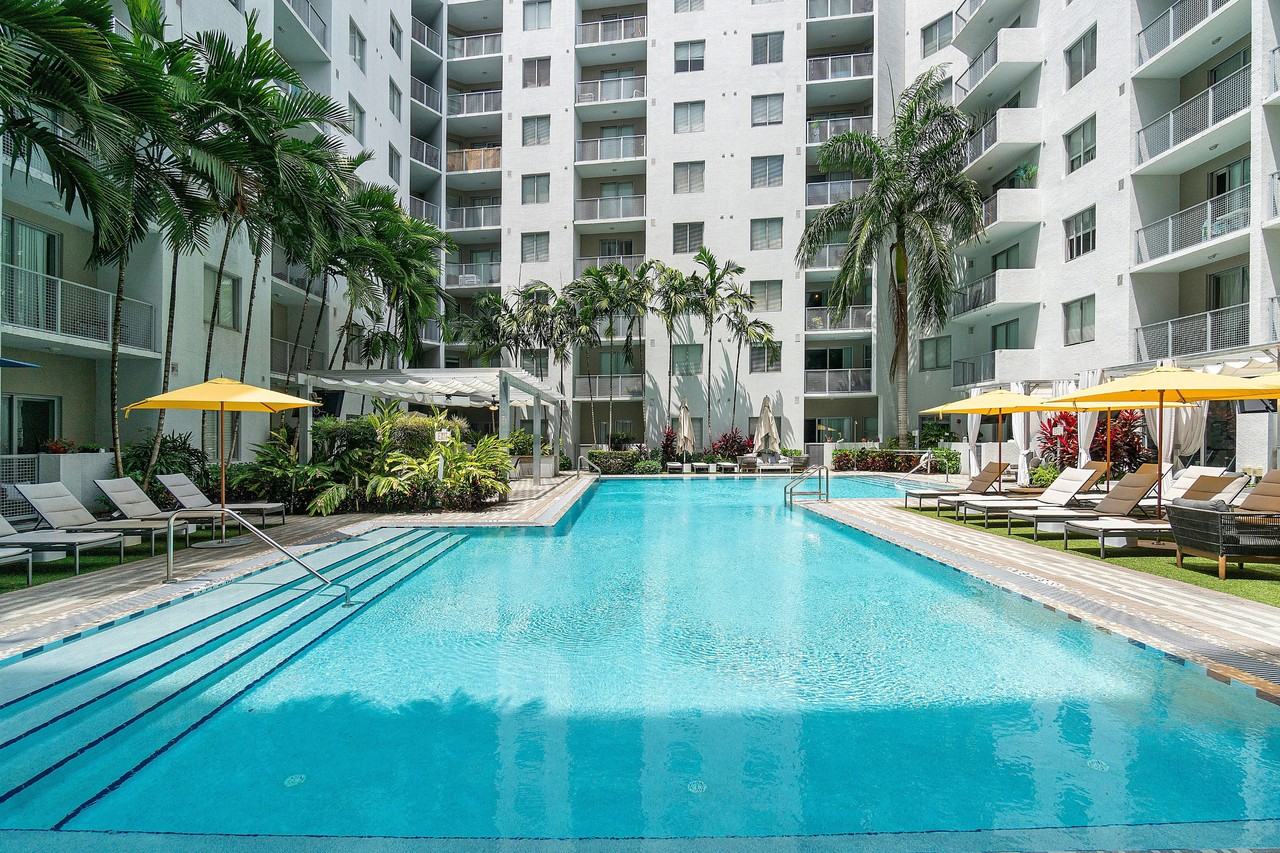 Pearl Dadeland - Photo 6 of 50