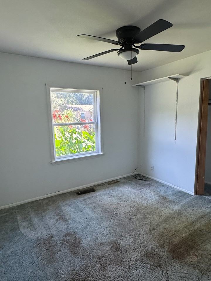 1226 E Denver Dr - Photo 3 of 11
