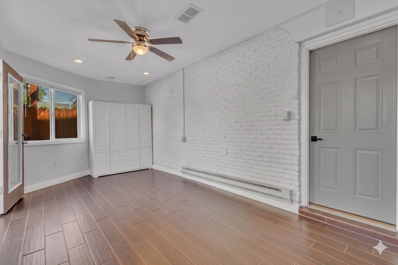 8871 Rutgers St #6 - Photo 5 of 10