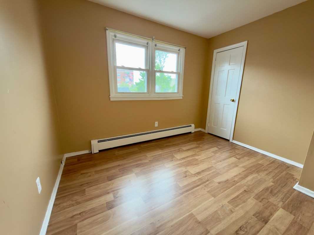 215 Seaview Ave ##2 - Photo 6 of 26