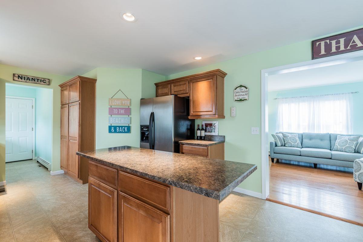 4 Sunrise Ave - Photo 4 of 22