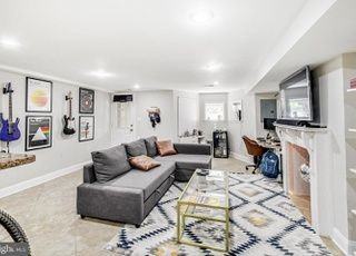 38 Q St Ne ##B - Photo 4 of 13