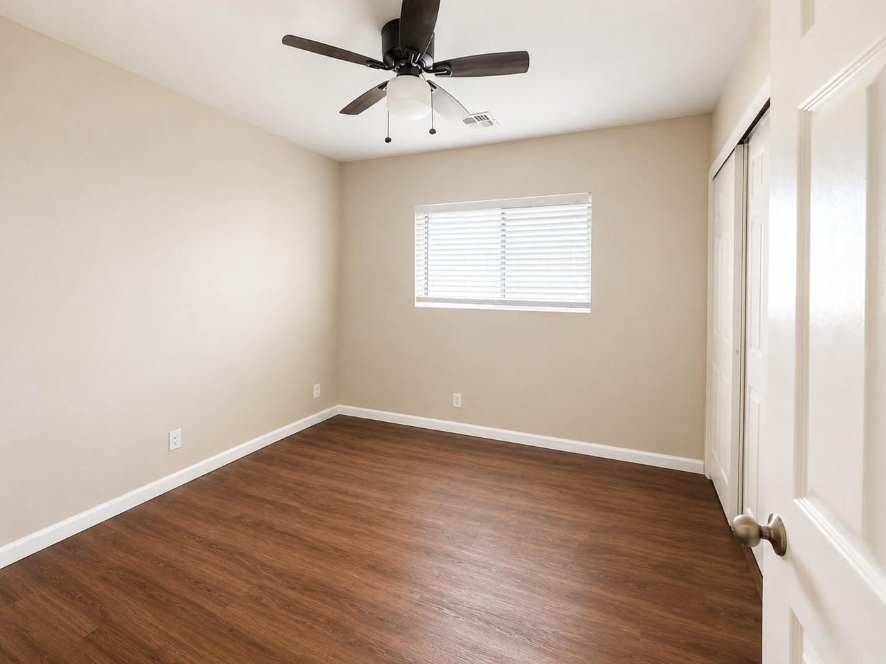 2519 Country Club Dr - Photo 3 of 10