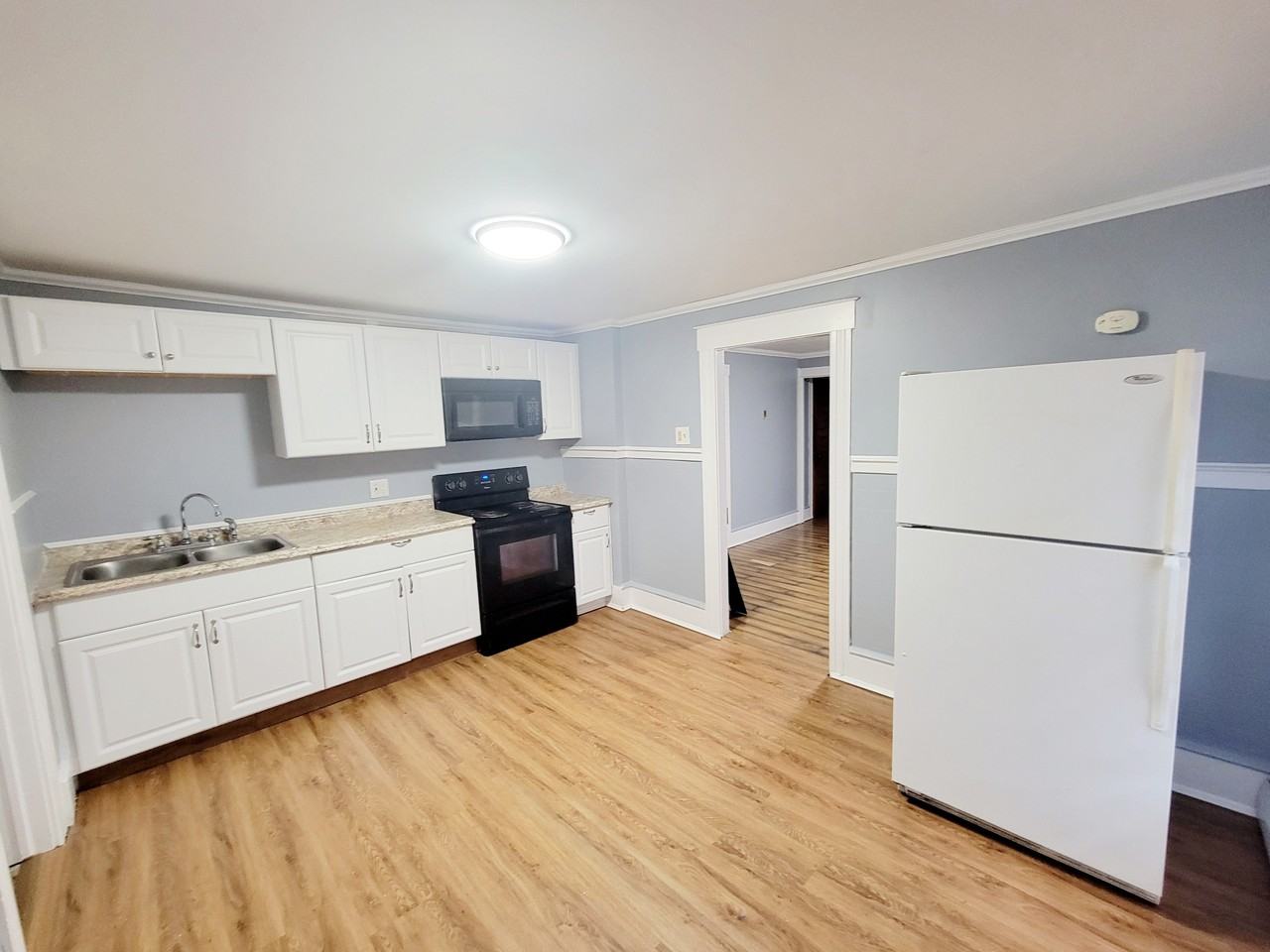 414 E Main St #414B - Photo 3 of 6