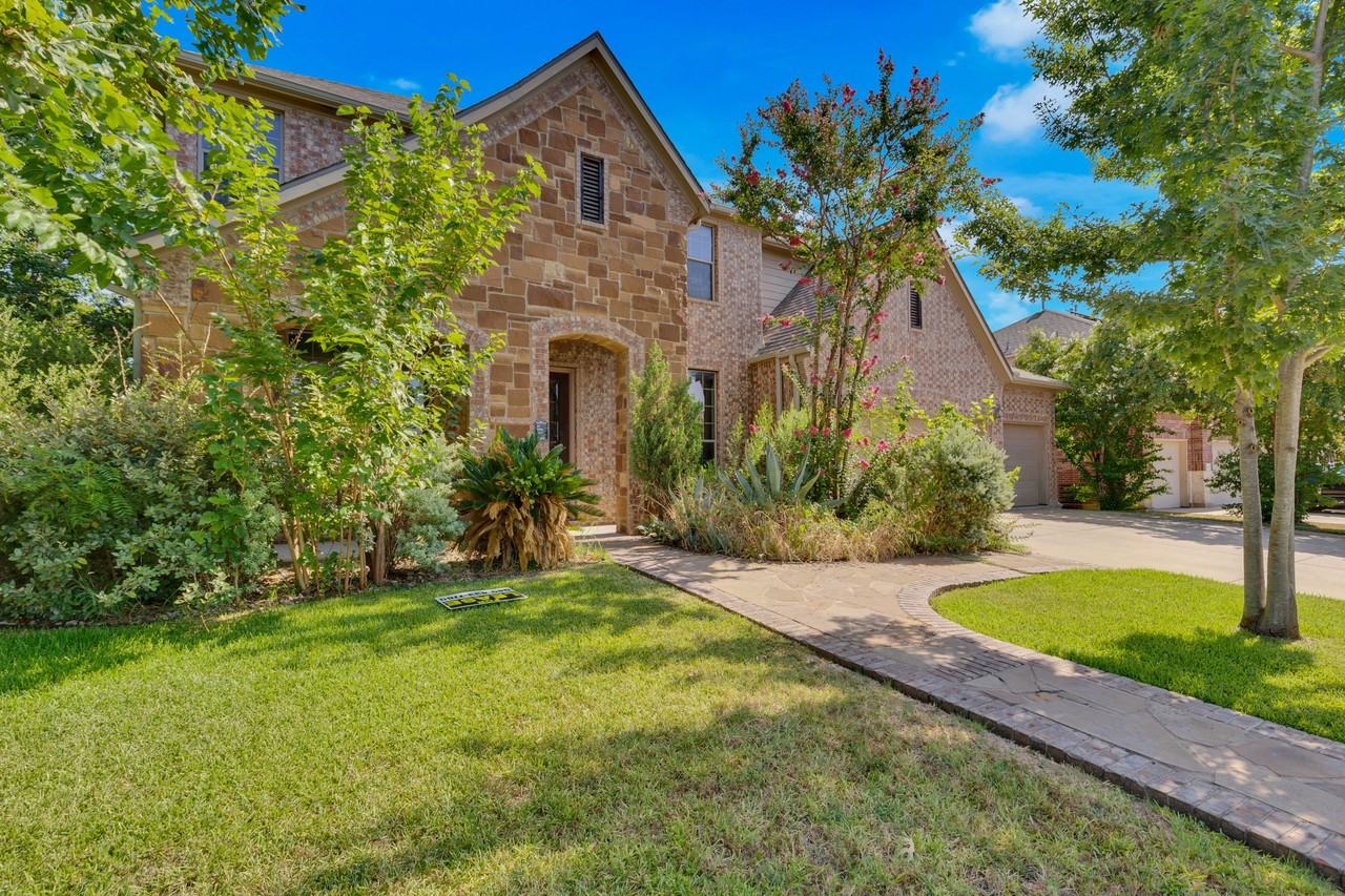 2500 Speidel Dr - Photo 2 of 50