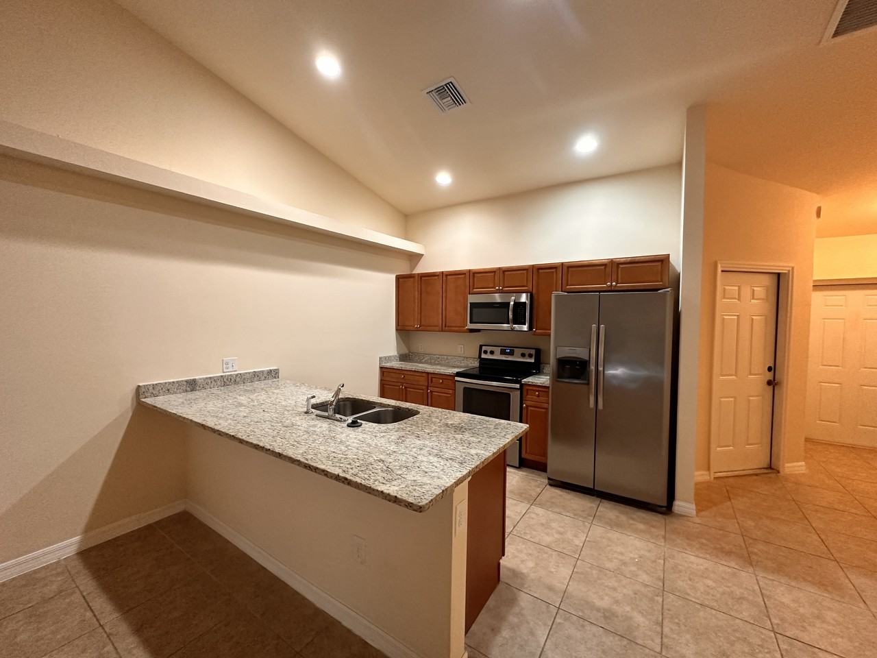 618 Se 13th Ave - Photo 2 of 14