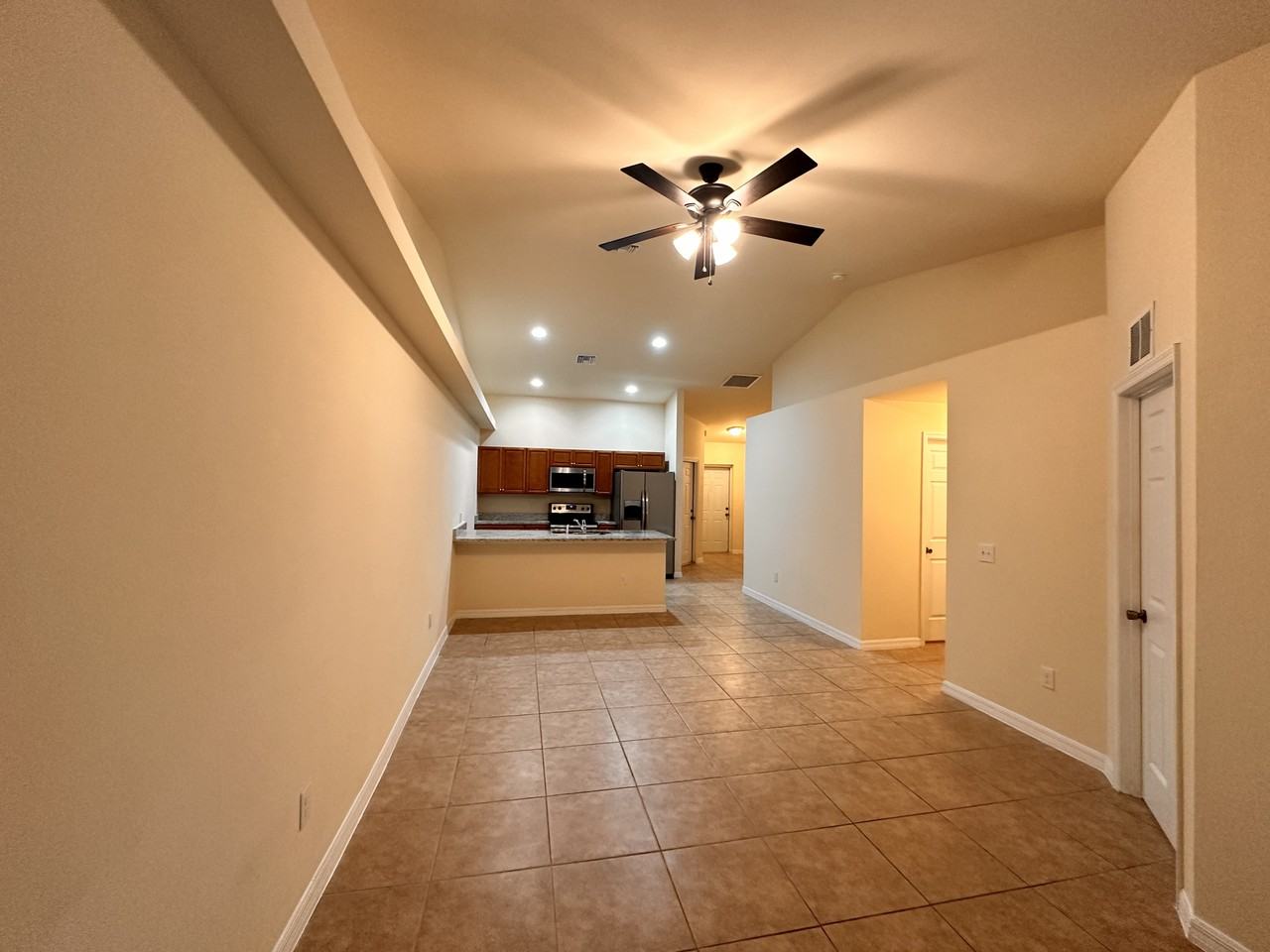 618 Se 13th Ave - Photo 3 of 14