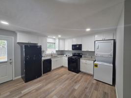 featured image of 640 Roosevelt Dr #A
