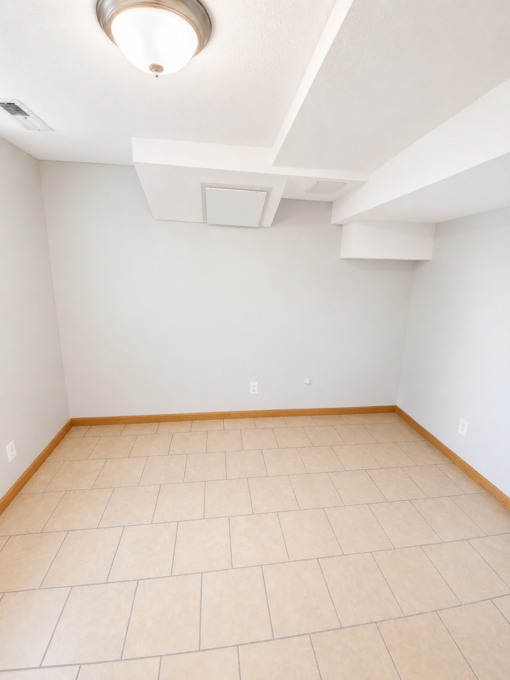 1231-8TH - Photo 4 of 15