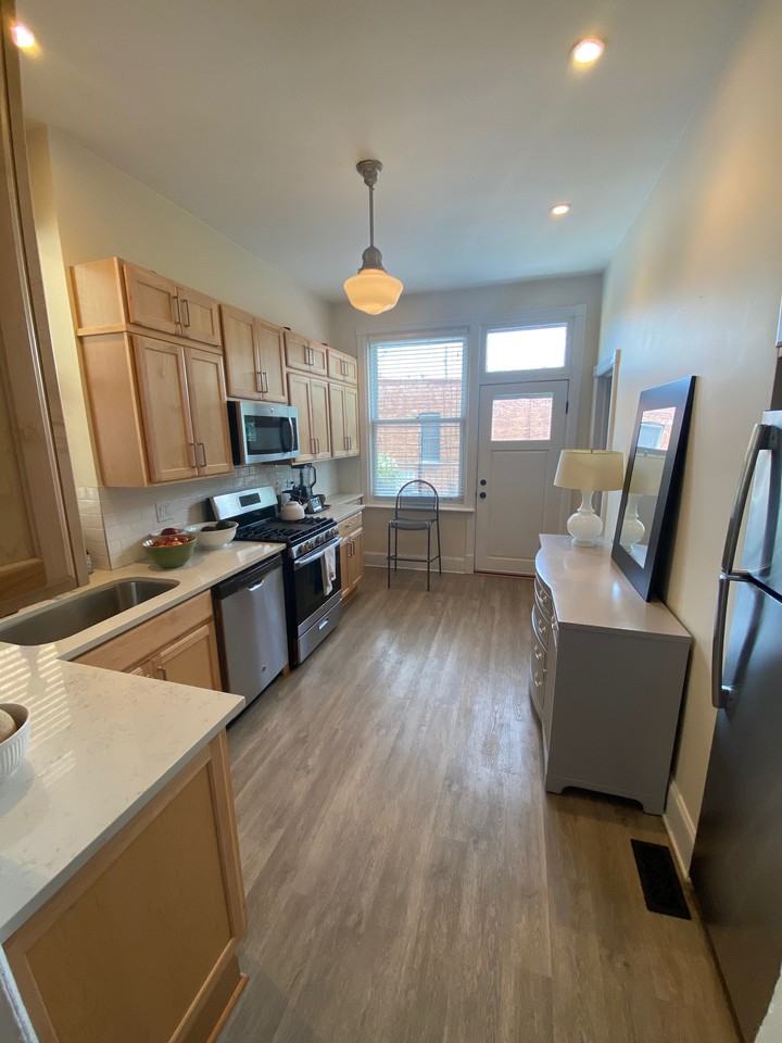 4351 N Hermitage Ave #2N - Photo 4 of 10