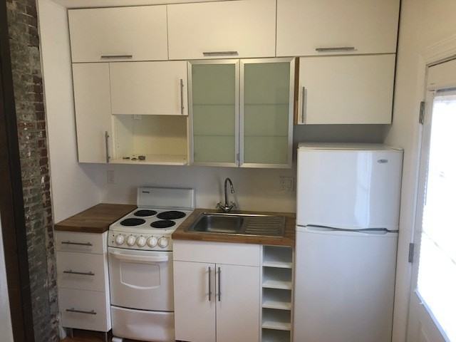 310 E Girard Ave #1 - Photo 4 of 9
