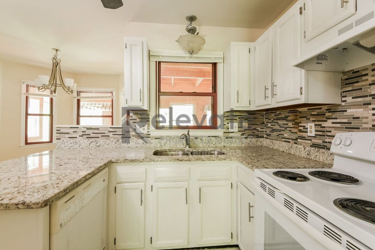 1031 Huntersdell Ter - Photo 7 of 20