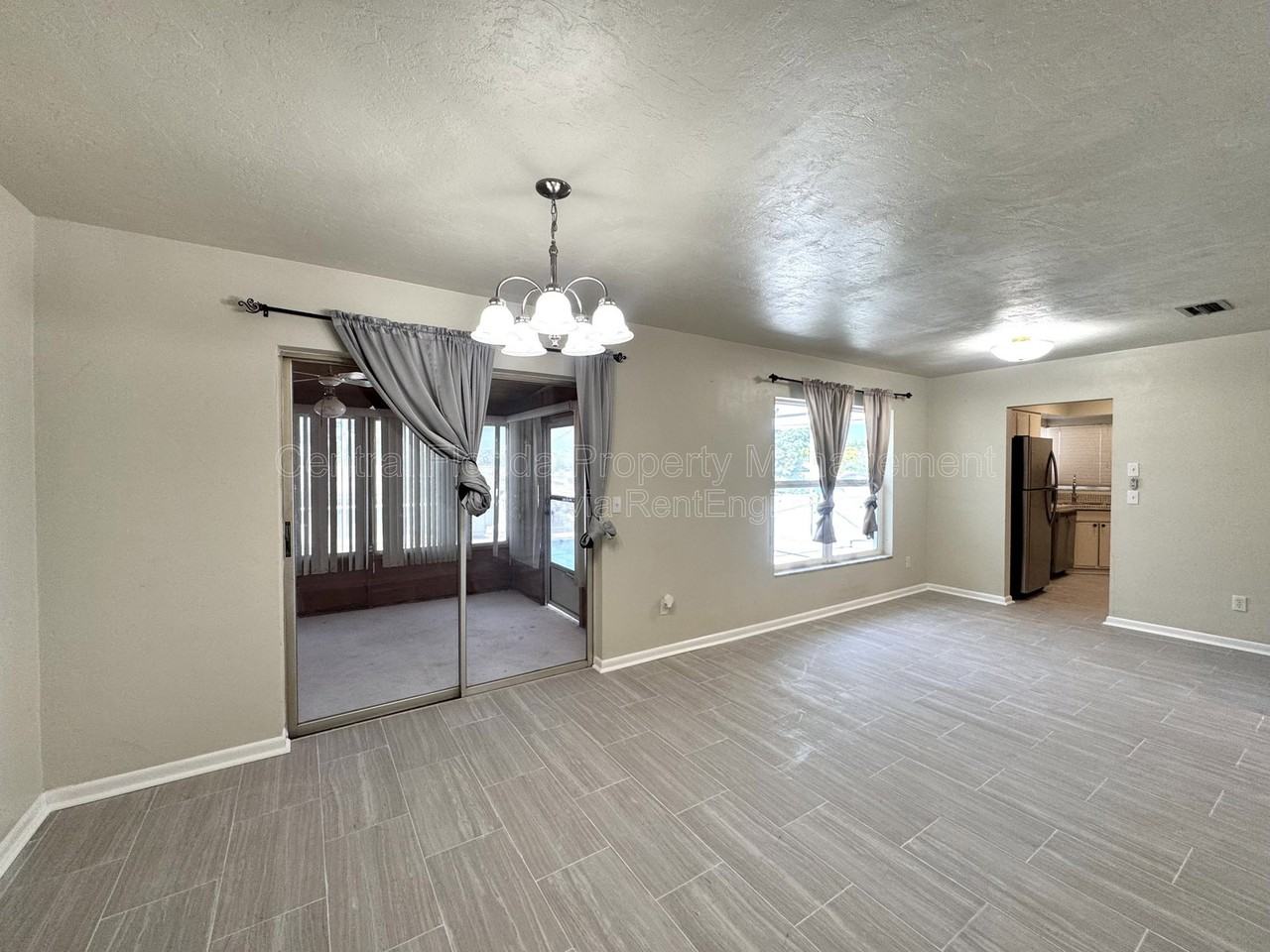 1074 Gerona Ave - Photo 2 of 21