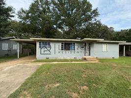 featured image of 3030 Oak Forest Dr