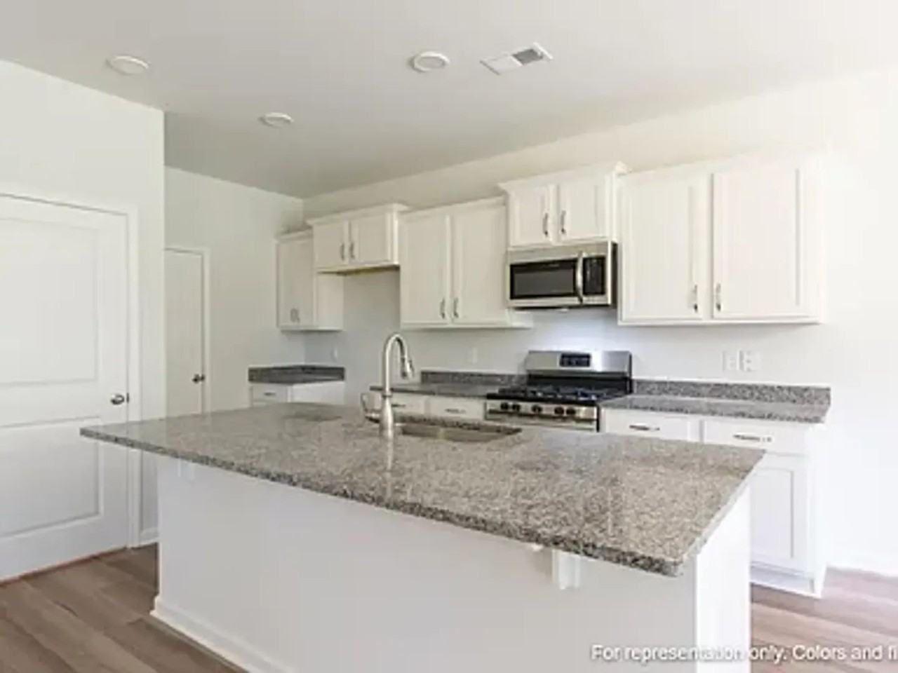 125 Carolina Groves Blvd - Photo 2 of 21