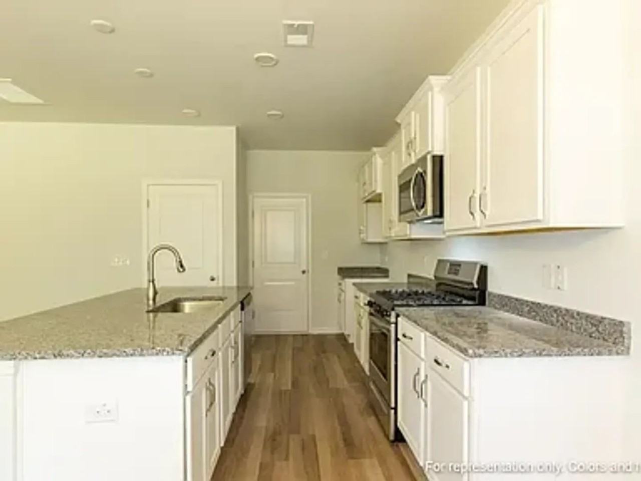 125 Carolina Groves Blvd - Photo 4 of 21