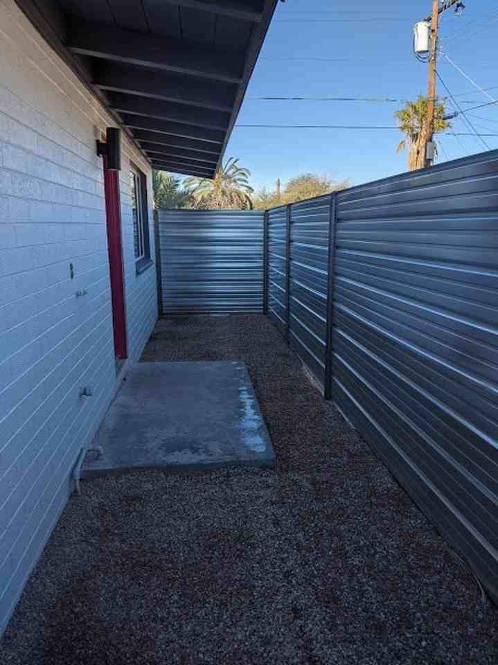 2754 N Forgeus Ave - Photo 6 of 8