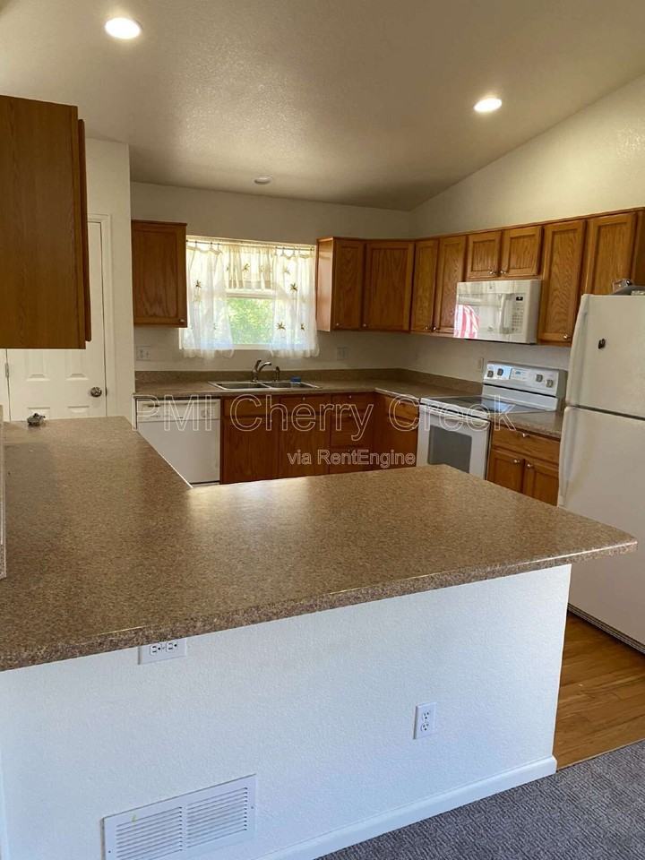 19009 E Baker Pl - Photo 5 of 29
