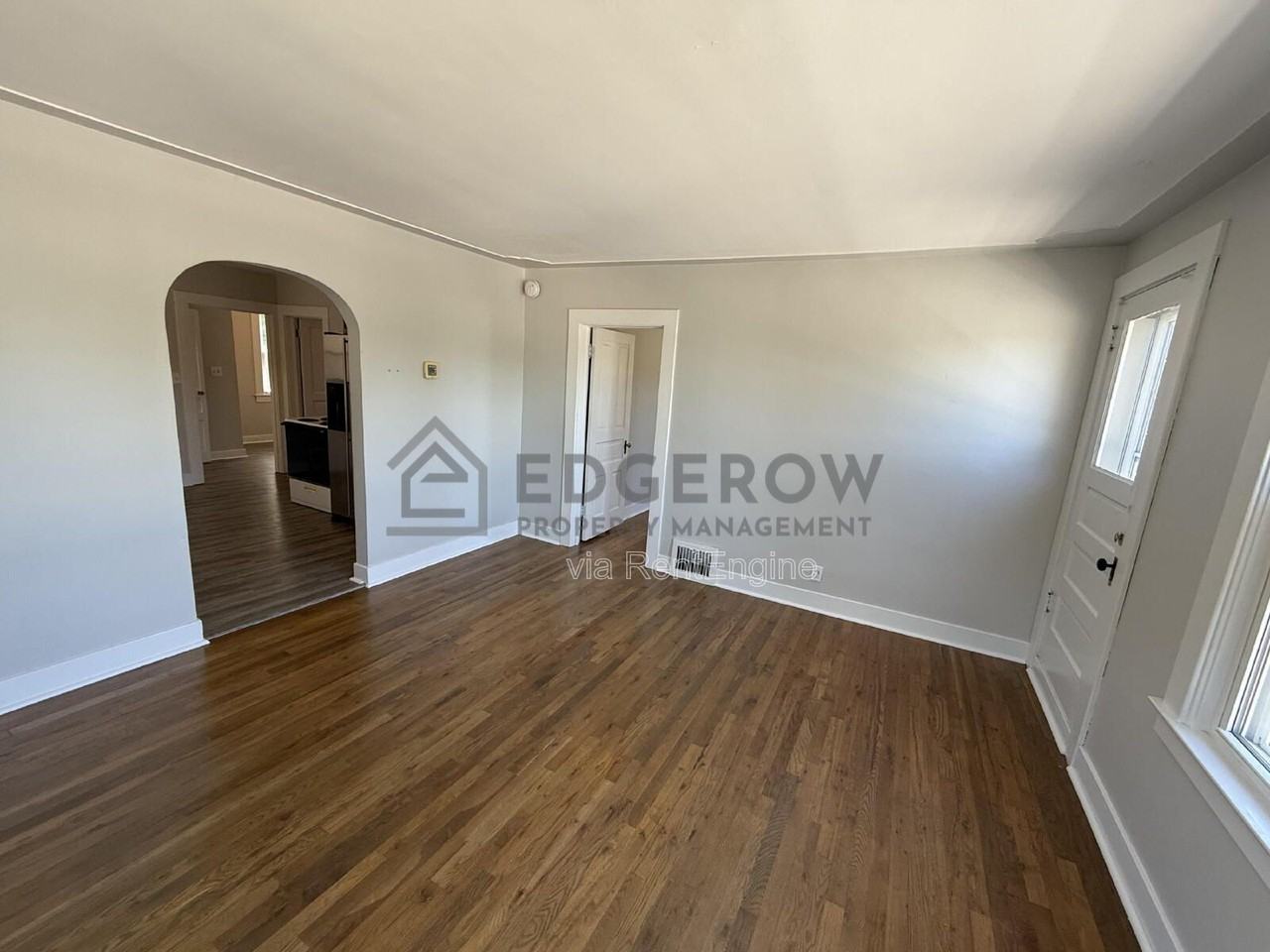 38 W Washington Ave - Photo 4 of 11