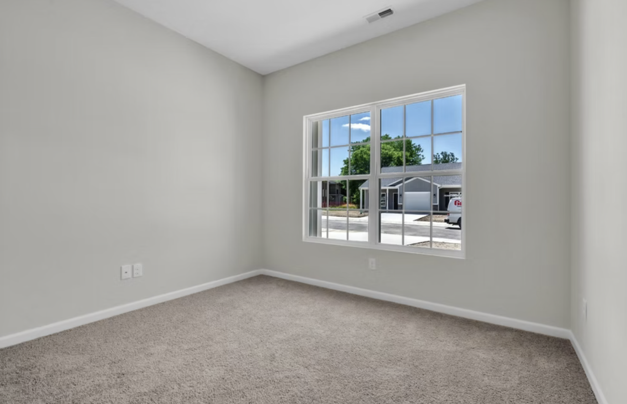 1936 Deerfield Ln - Photo 4 of 21