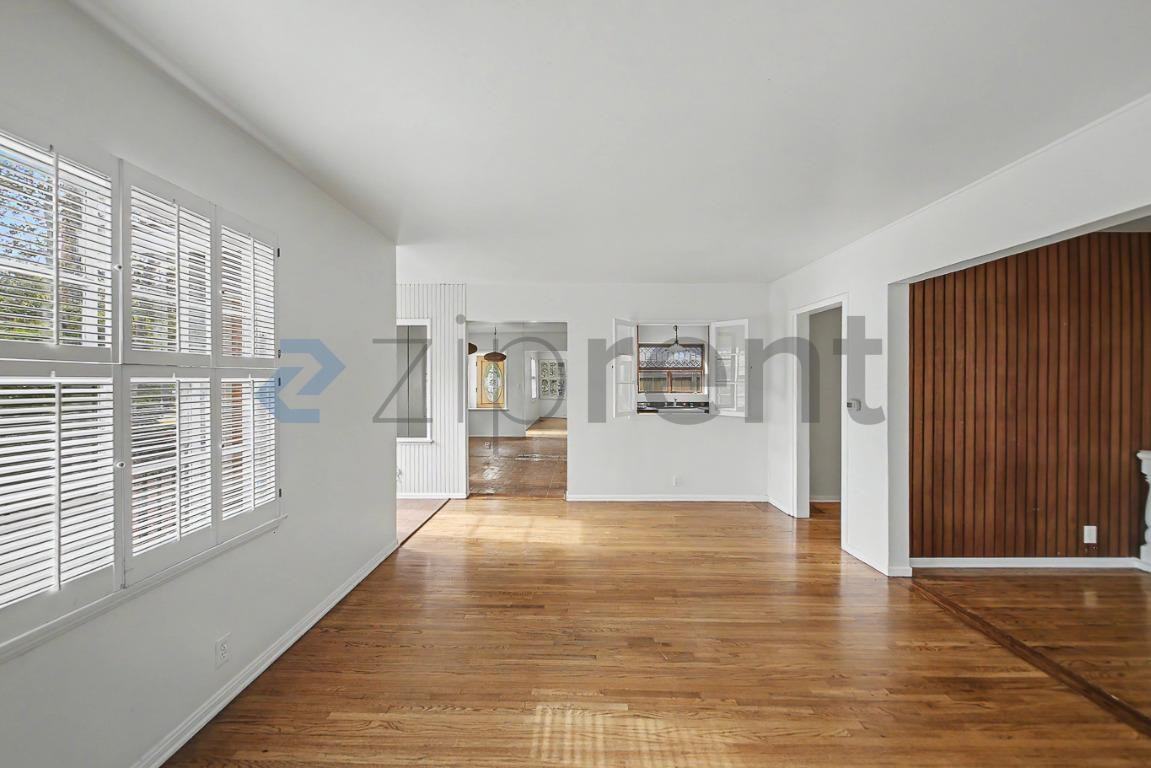 2504 Palm Ave - Photo 2 of 31