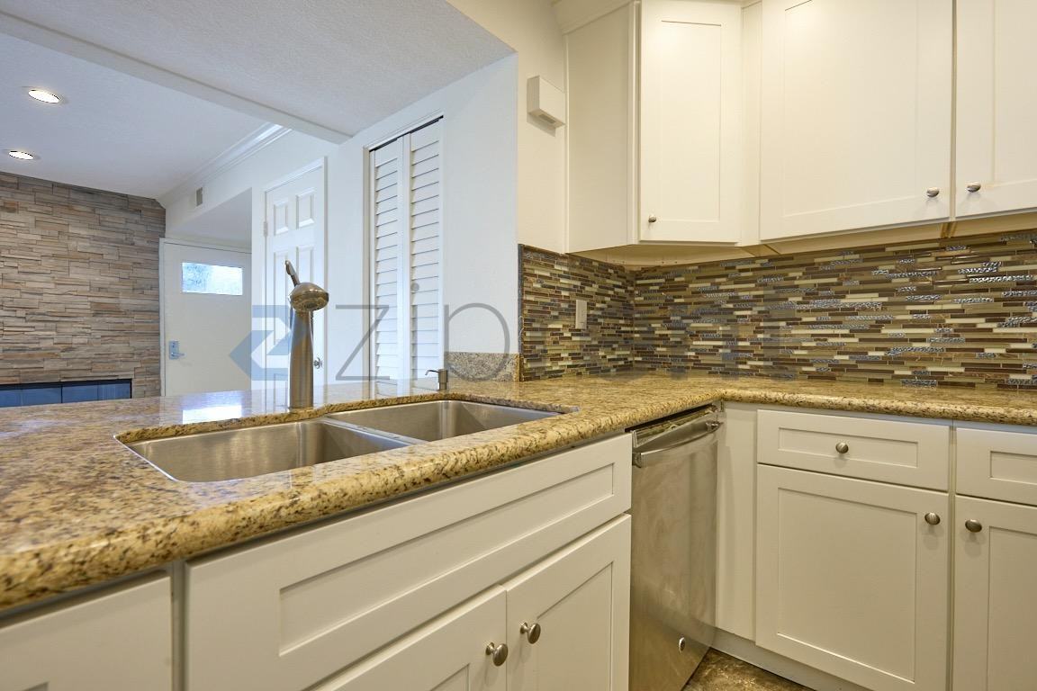 25761 Le Parc #87 - Photo 5 of 19