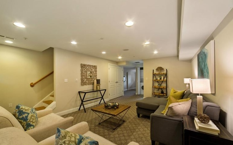 1034 Quebec Pl Nw - Photo 4 of 14