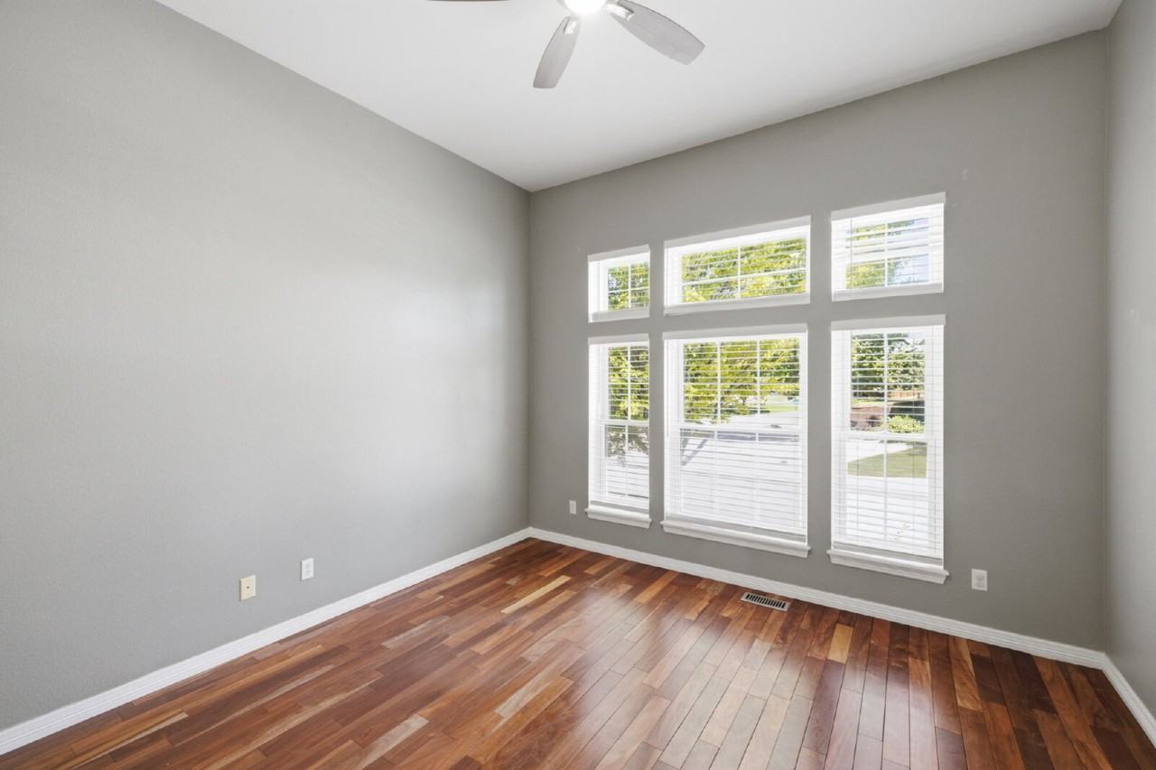 10505 White Pine Dr - Photo 4 of 40