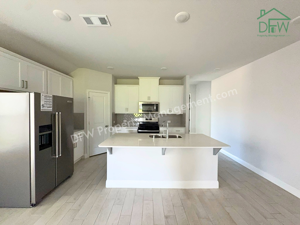 609 Tartane Dr - Photo 5 of 26