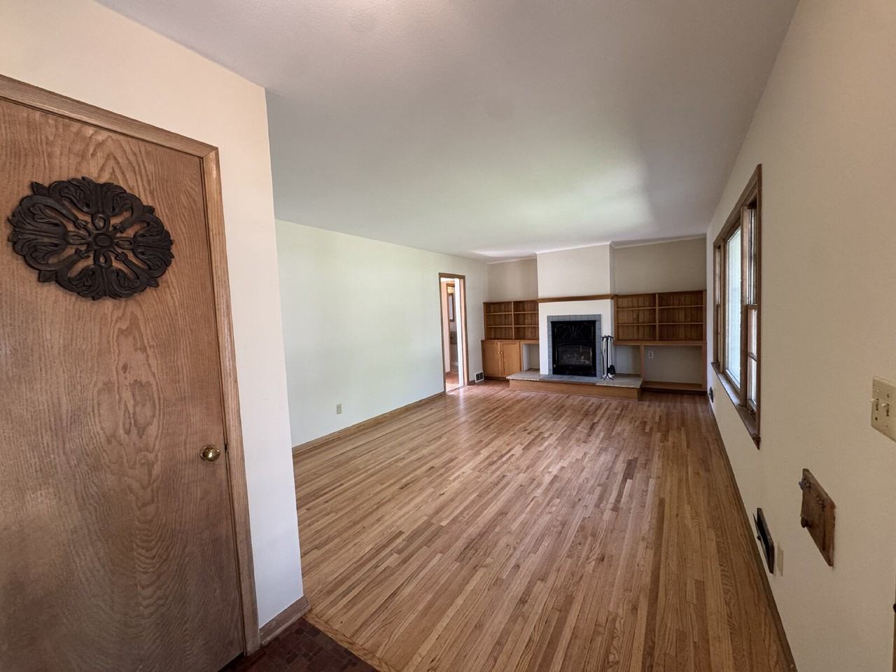 7305 3rd Ave S - Photo 3 of 40