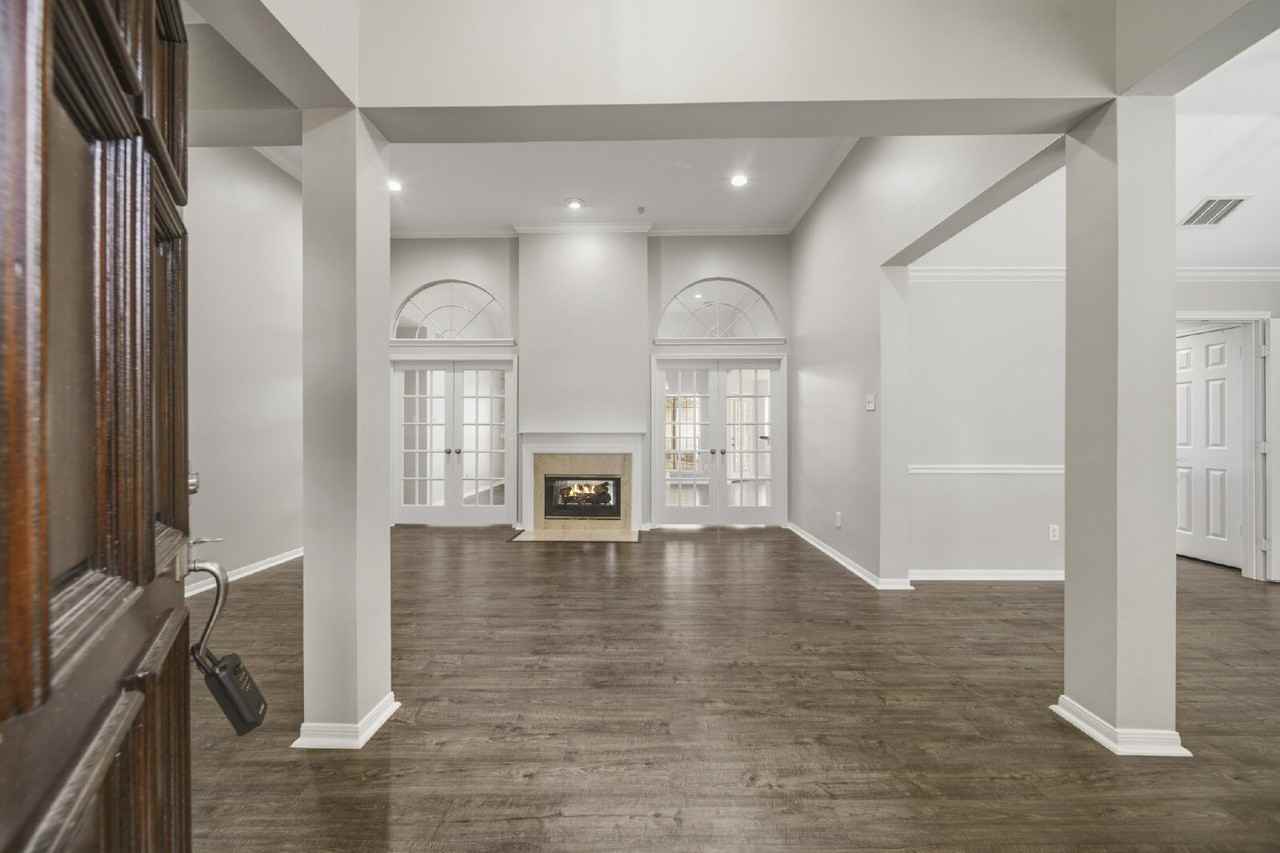 1735 Berkoff Dr - Photo 3 of 21