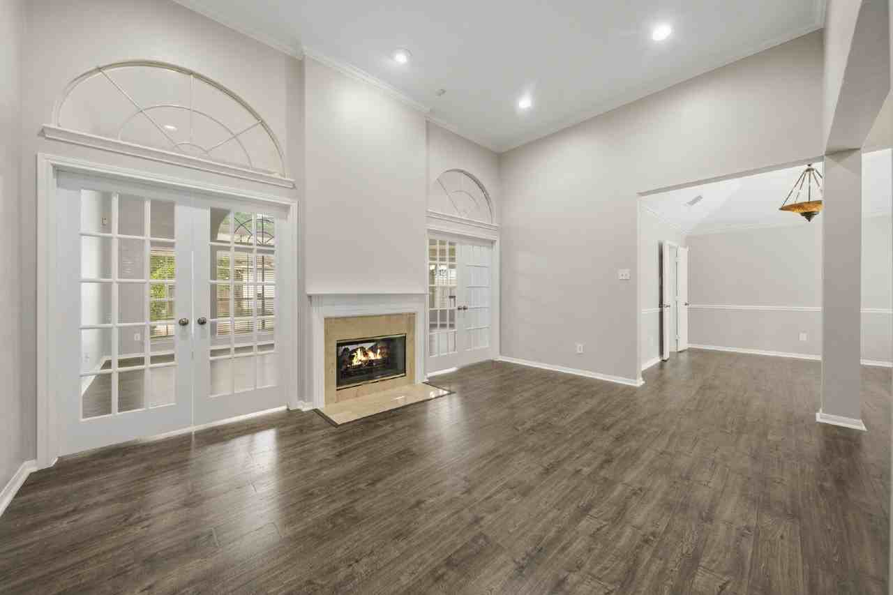 1735 Berkoff Dr - Photo 4 of 21