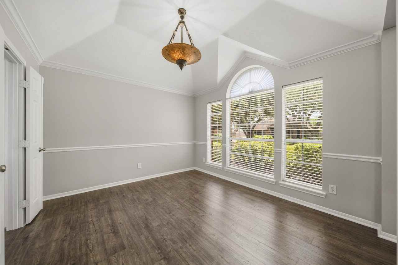 1735 Berkoff Dr - Photo 5 of 21