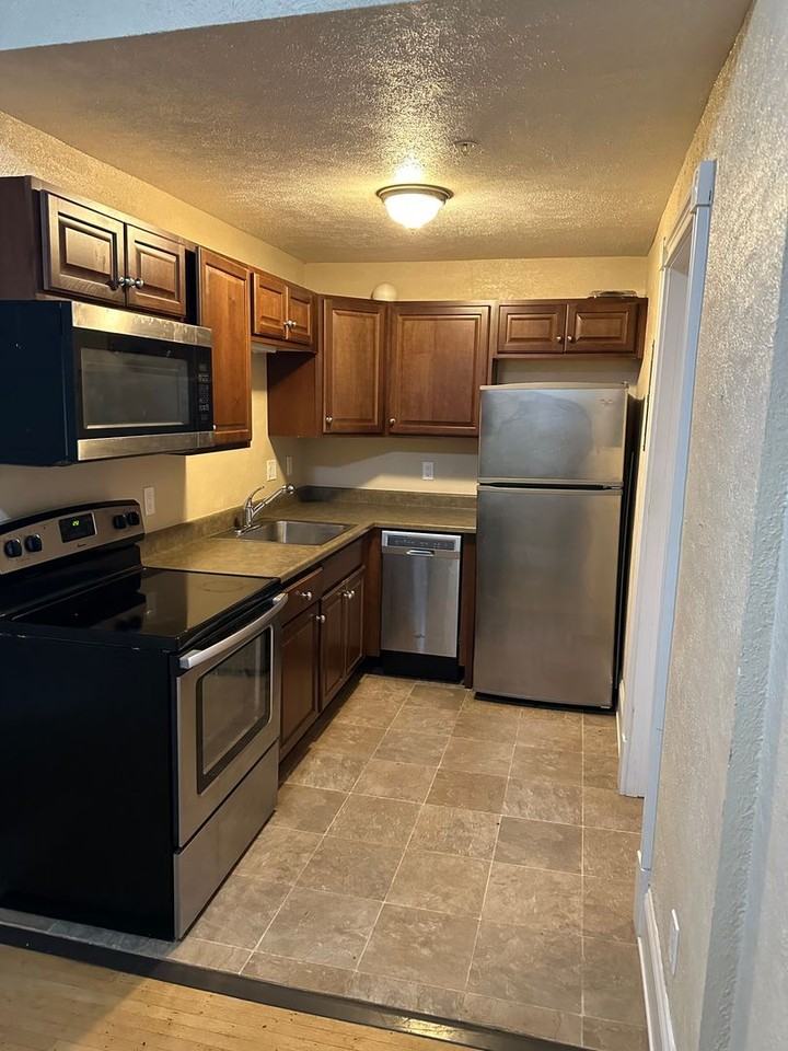 506 N Cascade Avenue - Photo 7 of 50