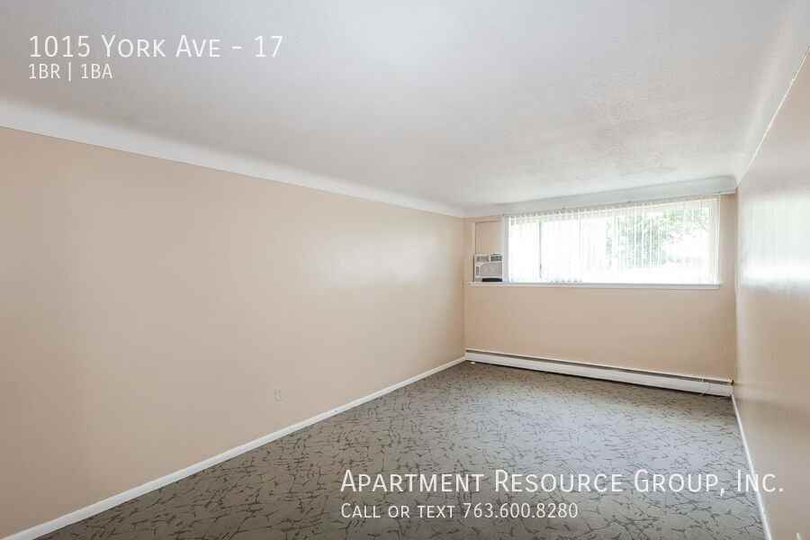 1015 York Ave #17 - Photo 3 of 23