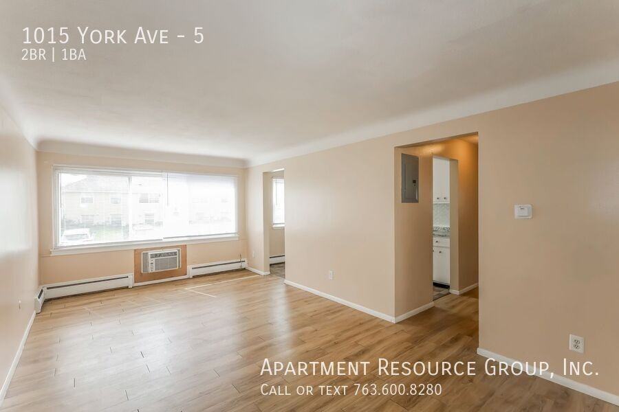 1015 York Ave #5 - Photo 3 of 22