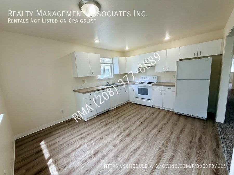 825 N White Barn Rd - Photo 7 of 13