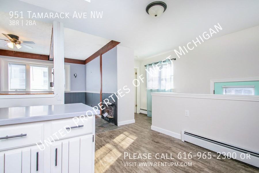 951 Tamarack Ave Nw - Photo 3 of 20