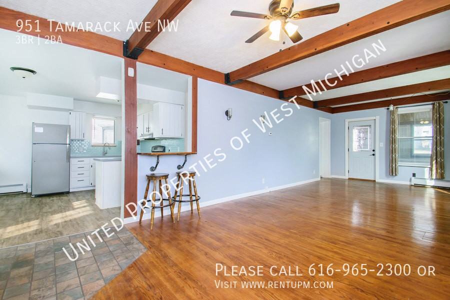 951 Tamarack Ave Nw - Photo 4 of 20