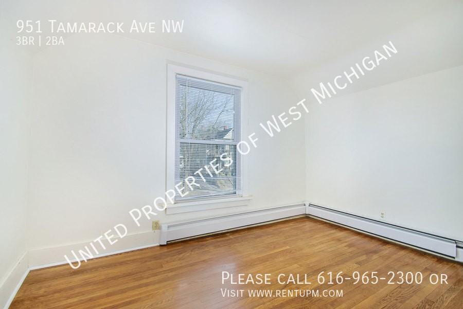 951 Tamarack Ave Nw - Photo 7 of 20